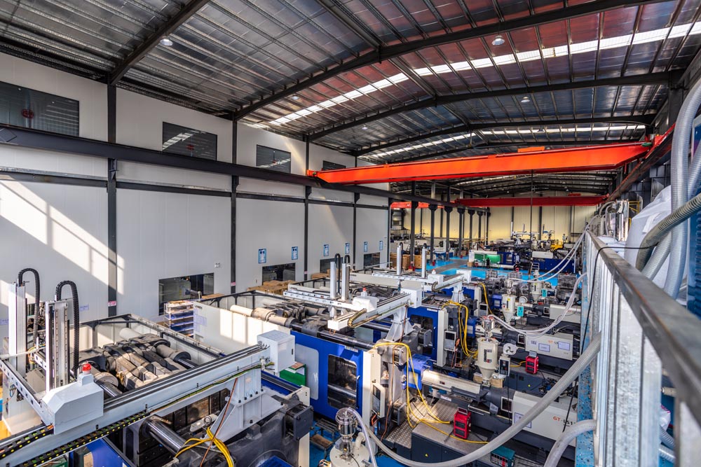 Injection molding factory Injection molding factory with plastic production lines