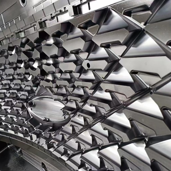 Advanced Injection Molds for Automotive Grille Production Efficiency