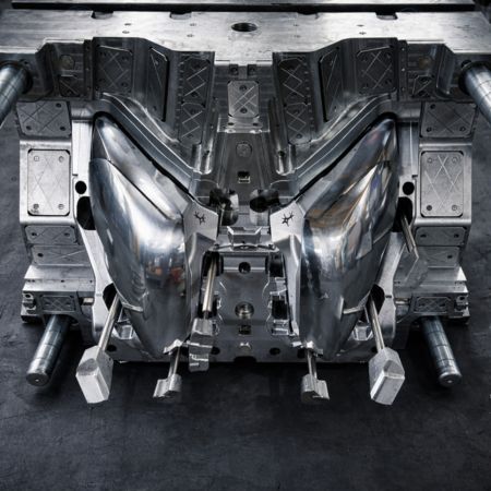 أخطاء تصميم التبريد في قوالب إضاءة السيارات | مخاطر الاستقرار الخفية